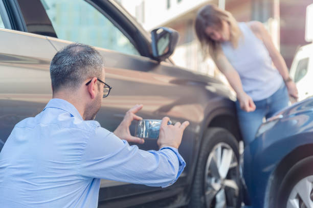 Professional Full Coverage Car Insurance technician working in Munfordville, KY